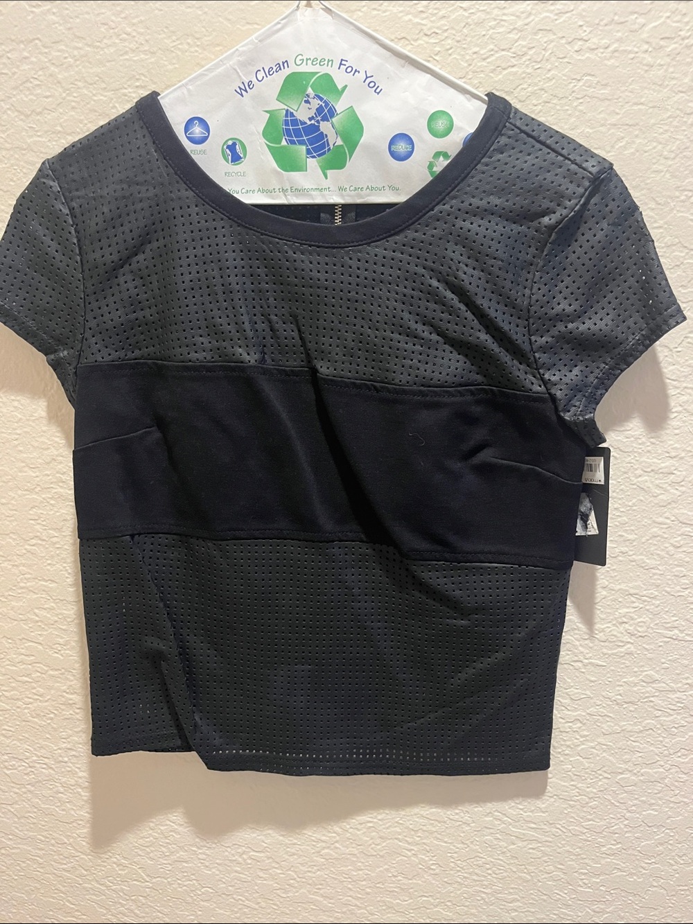 Source Unknown Black Perforated Short Sleeve Crop Top